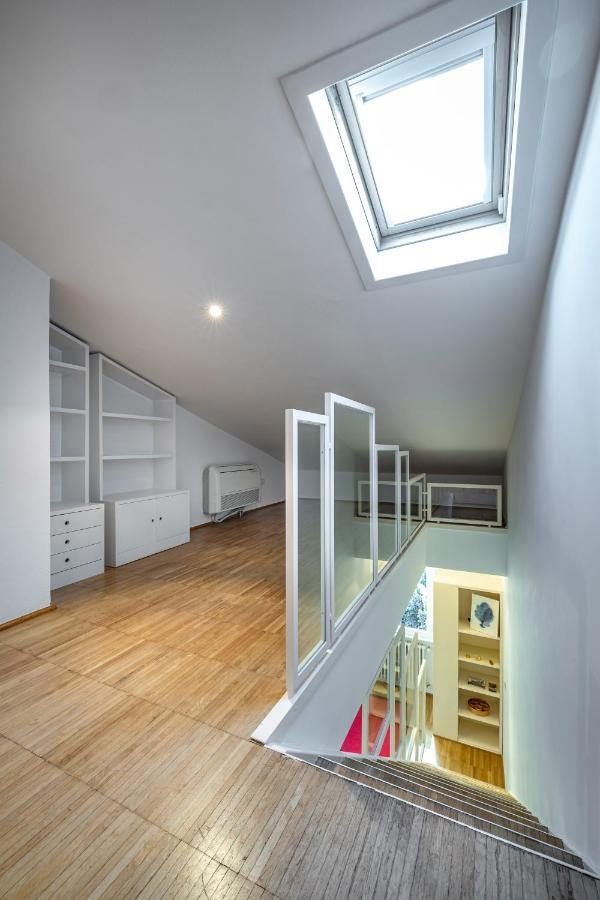 Yid Penthouse On Florence River With Parking Bagian luar foto