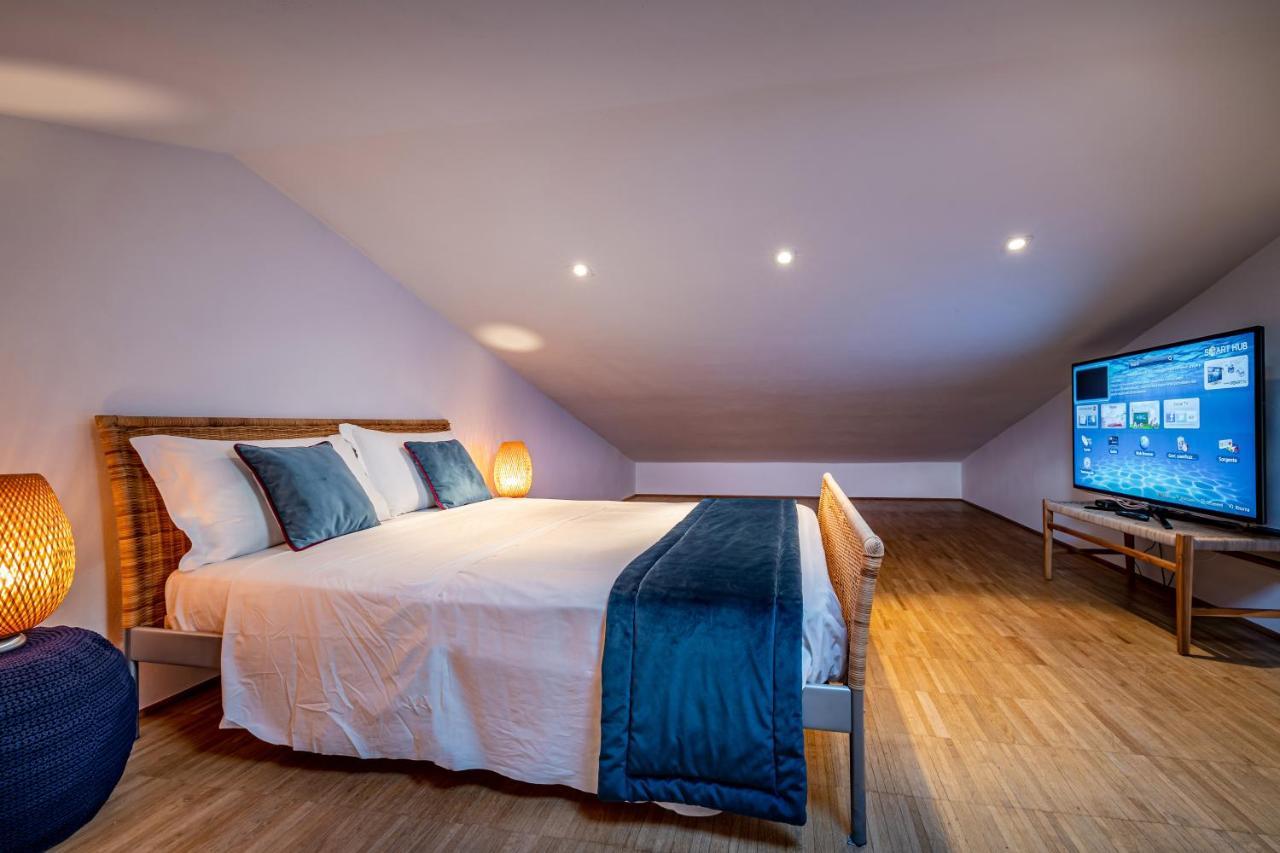 Yid Penthouse On Florence River With Parking Bagian luar foto